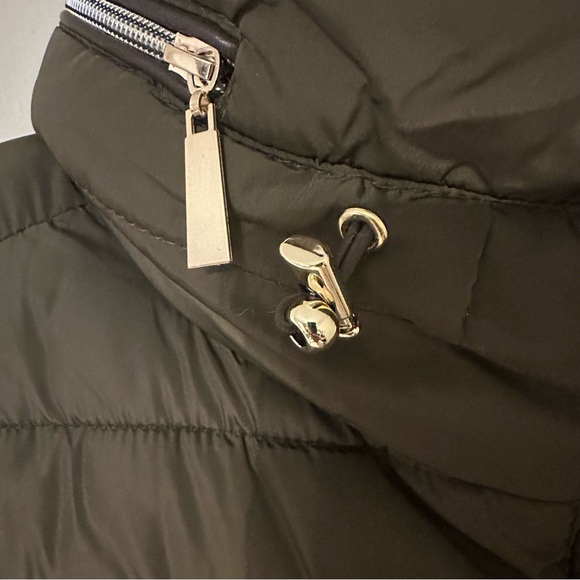 YMI Collection Olive Green Puffer Vest Size Small - Picture 6 of 16